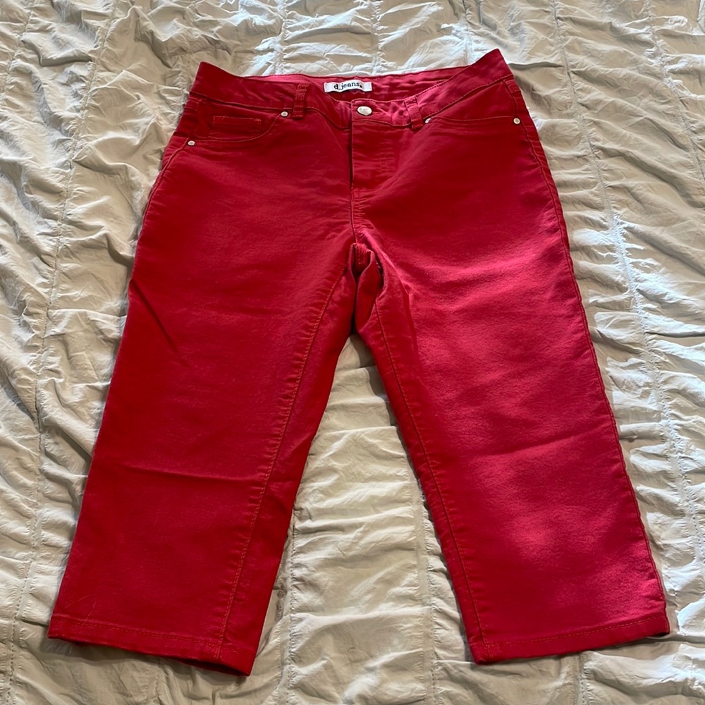 d. jeans Size 8 Red Denim Capri Pants